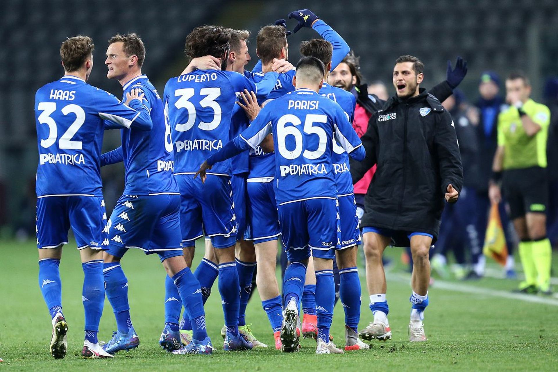 员腾出位置 员腾出位置